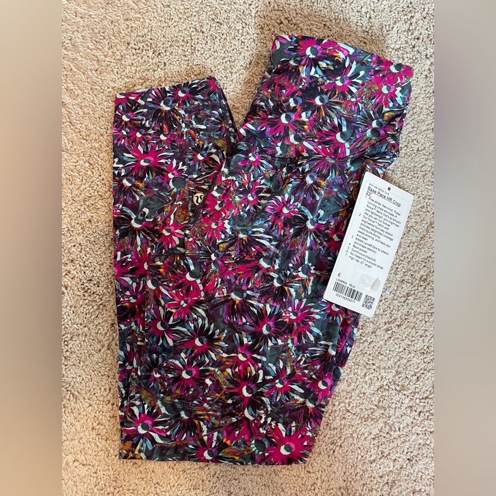 Lululemon base pace hr crop, 23in, size 6